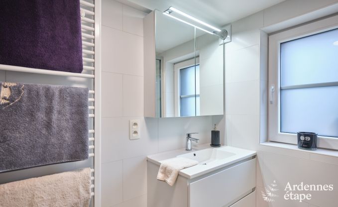 Gemtliches Chalet in Porcheresse mit beheiztem Pool und Platz fr 4 Personen in den Ardennen