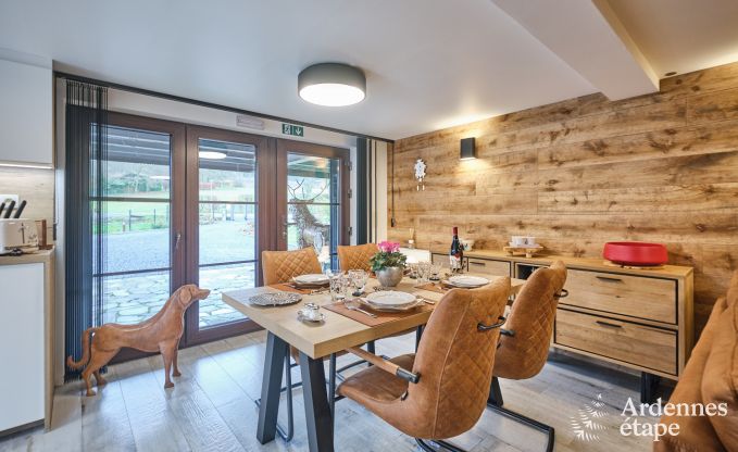 Gemtliches Chalet in Porcheresse mit beheiztem Pool und Platz fr 4 Personen in den Ardennen