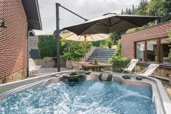 Ferienhaus für 6 mit Whirlpool, Sauna und Garten in Profondeville, Ardennen