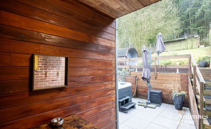 Luxusferienhaus mit Au�en-Wellness im Herzen des Maastals in Profondeville