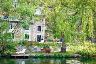 Auergewhnlich charmant Ferienhaus fr 4 Pers. in Profondeville mit Infrarotkabine, Jacuzzi und Ponton auf der Maas