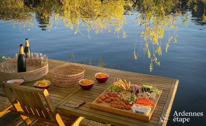 Au�ergew�hnlich charmant Ferienhaus in Profondeville f�r 4 Personen mit Jacuzzi, Infrarotkabine und Ponton auf der Maas