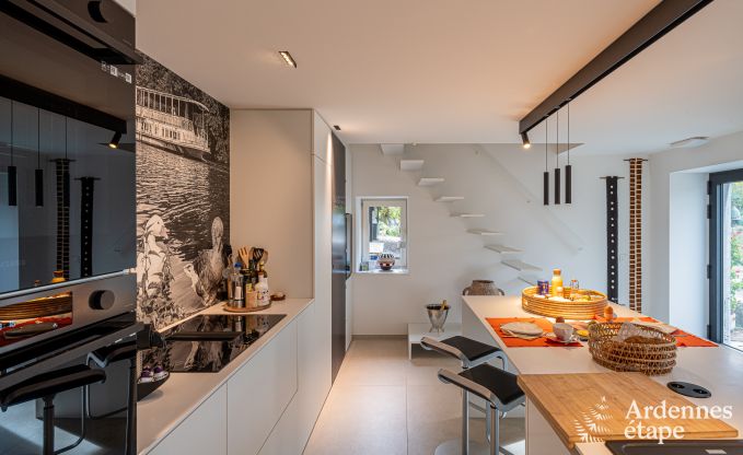 Au�ergew�hnlich charmant Ferienhaus in Profondeville f�r 4 Personen mit Jacuzzi, Infrarotkabine und Ponton auf der Maas