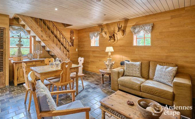 Gem�tliches Ferienhaus f�r 4 Personen in Redu mit Tankuzzi (Whirlpool), �berdachter Terrasse und Privatgarten