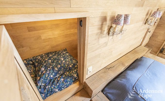 Gem�tliches Ferienhaus f�r 4 Personen in Redu mit Tankuzzi (Whirlpool), �berdachter Terrasse und Privatgarten