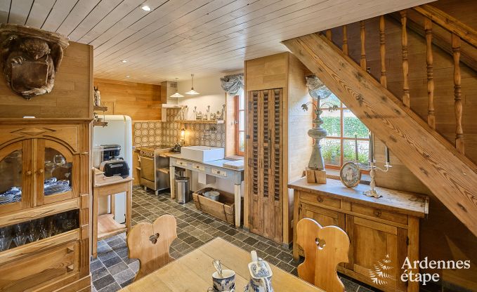 Gem�tliches Ferienhaus f�r 4 Personen in Redu mit Tankuzzi (Whirlpool), �berdachter Terrasse und Privatgarten