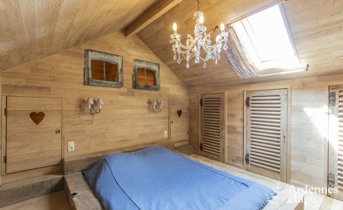 Gem�tliches Ferienhaus f�r 4 Personen in Redu mit Tankuzzi (Whirlpool), �berdachter Terrasse und Privatgarten