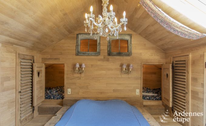 Gem�tliches Ferienhaus f�r 4 Personen in Redu mit Tankuzzi (Whirlpool), �berdachter Terrasse und Privatgarten