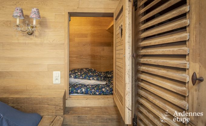 Gem�tliches Ferienhaus f�r 4 Personen in Redu mit Tankuzzi (Whirlpool), �berdachter Terrasse und Privatgarten