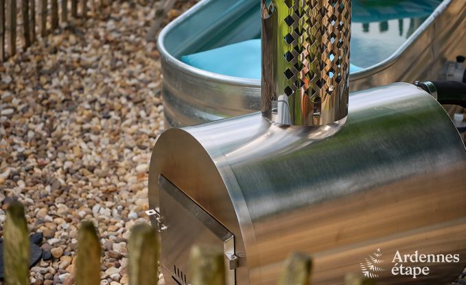 Gem�tliches Ferienhaus f�r 4 Personen in Redu mit Tankuzzi (Whirlpool), �berdachter Terrasse und Privatgarten