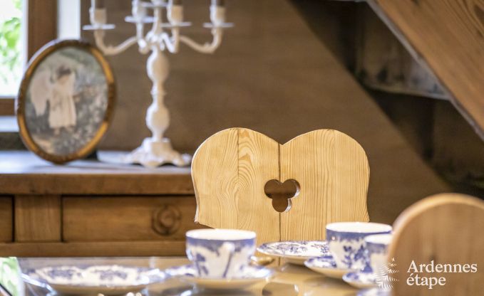 Gem�tliches Ferienhaus f�r 4 Personen in Redu mit Tankuzzi (Whirlpool), �berdachter Terrasse und Privatgarten