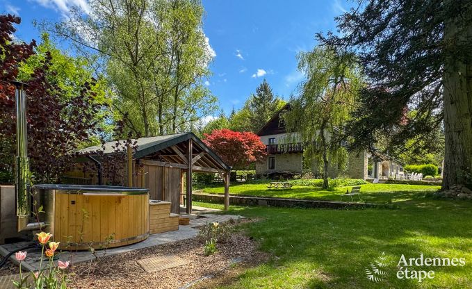 Ferienhaus in Redu, Ardennen, 7 Schlafzimmer, 6 Badezimmer, 15 Personen, nordisches Bad, Billard, privater Garten, Terrasse, Ladestation f�r Elektroautos