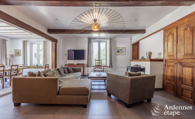 Ferienhaus in Redu, Ardennen, 7 Schlafzimmer, 6 Badezimmer, 15 Personen, nordisches Bad, Billard, privater Garten, Terrasse, Ladestation f�r Elektroautos