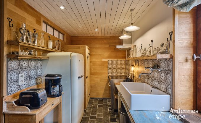 Gemtliches Cottage fr 4 Personen in Redu mit Tankuzzi (Whirlpool), berdachter Terrasse und Privatgarten