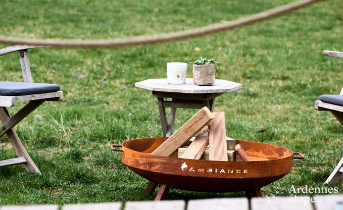 Romantisches Tiny House in Redu: Aufenthalt f�r 2 in den Ardennen mit privater Terrasse und Panoramablick