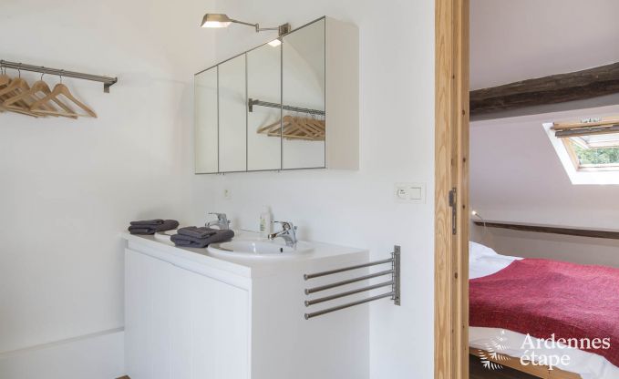 Ferienhaus in Redu, Ardennen, 7 Schlafzimmer, 6 Badezimmer, 15 Personen, nordisches Bad, Billard, privater Garten, Terrasse, Ladestation f�r Elektroautos