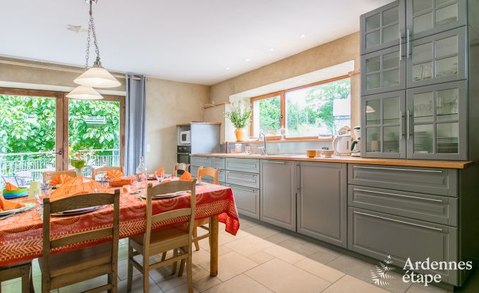 Ferienhaus in Rendeux, Ardennen, 6 Personen, 2 Schlafzimmer, privater Garten, Babyausstattung, Terrasse mit Grill