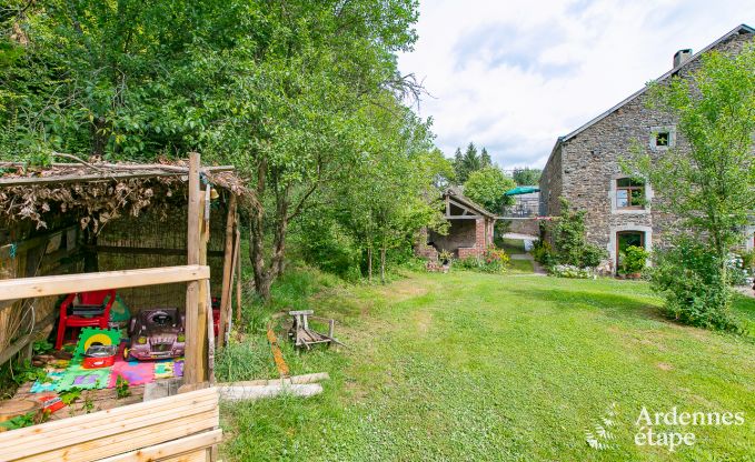 Ferienhaus in Rendeux, Ardennen, 6 Personen, 2 Schlafzimmer, privater Garten, Babyausstattung, Terrasse mit Grill