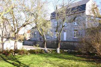 Ferienhaus für große Gruppen in altem Kloster mit Garten in Rochefort