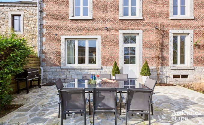 Sehr gepflegtes und charmantes Ferienhaus fr 8 Personen in Tellin, nahe Rochefort