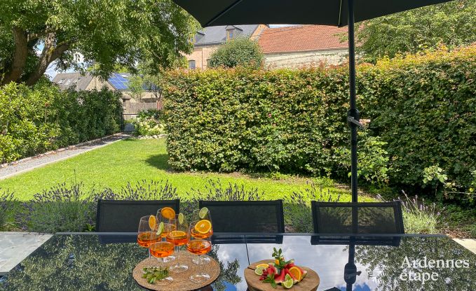 Sehr gepflegtes und charmantes Ferienhaus fr 8 Personen in Tellin, nahe Rochefort