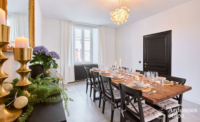 Sehr gepflegtes und charmantes Ferienhaus fr 8 Personen in Tellin, nahe Rochefort