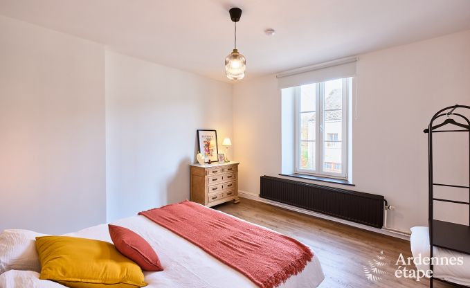 Sehr gepflegtes und charmantes Ferienhaus f�r 8 Personen in Tellin, nahe Rochefort