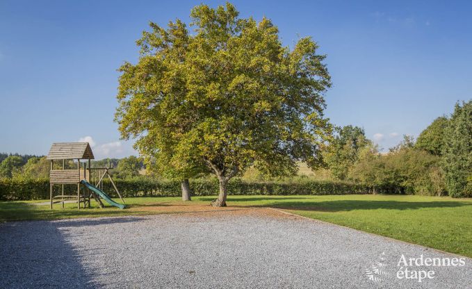 Ger�umiges Ferienhaus in Rochefort in den Ardennen f�r 24 Personen mit Sauna, Spielzimmer und privatem Garten