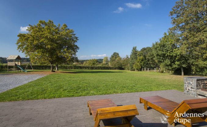 Ger�umiges Ferienhaus in Rochefort in den Ardennen f�r 24 Personen mit Sauna, Spielzimmer und privatem Garten