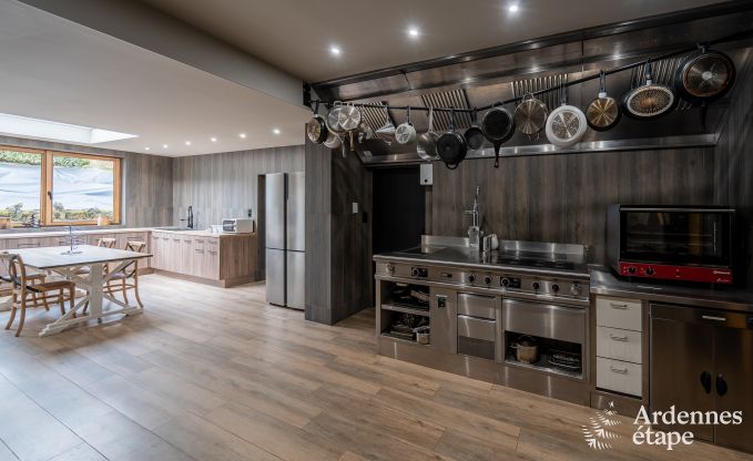 Hochwertig Ferienhaus f�r 32 Personen in Rochefort mit private Badezimmer und Naturpool