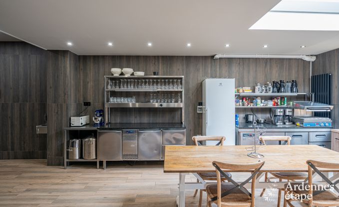 Hochwertig Ferienhaus f�r 32 Personen in Rochefort mit private Badezimmer und Naturpool