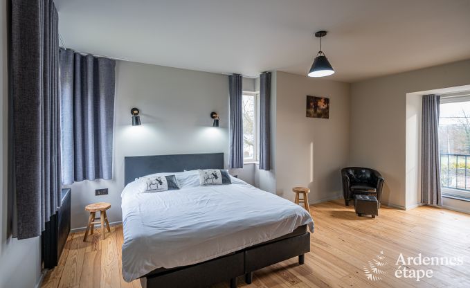 Hochwertig Ferienhaus f�r 32 Personen in Rochefort mit private Badezimmer und Naturpool
