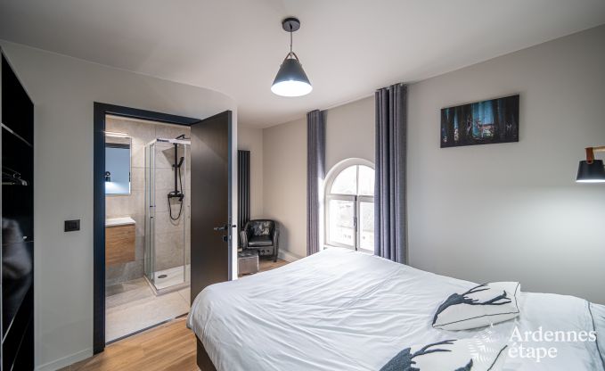 Hochwertig Ferienhaus f�r 32 Personen in Rochefort mit private Badezimmer und Naturpool