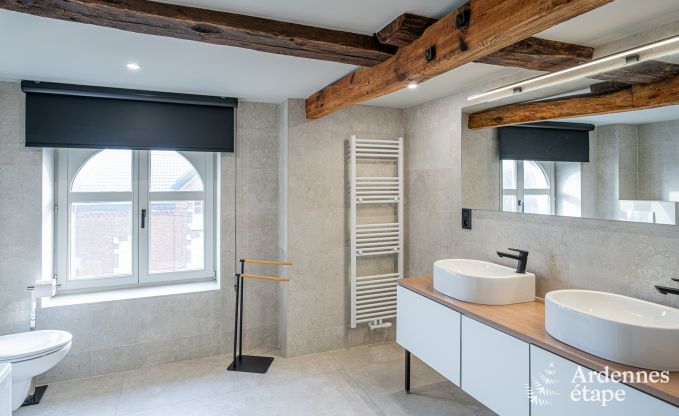 Hochwertig Ferienhaus f�r 32 Personen in Rochefort mit private Badezimmer und Naturpool