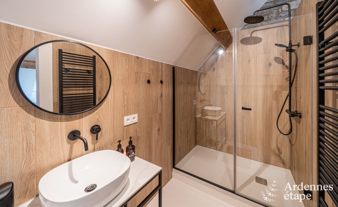 Charmantes Ferienhaus mit Kicker, Billard, Kamin und privatem Garten in Rochefort: geeignet f�r 6 Personen