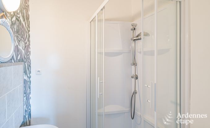 Groes Ferienhaus in Rochefort: komfortabler Aufenthalt fr 26 Personen mit Sauna und privatem Garten in den Ardennen