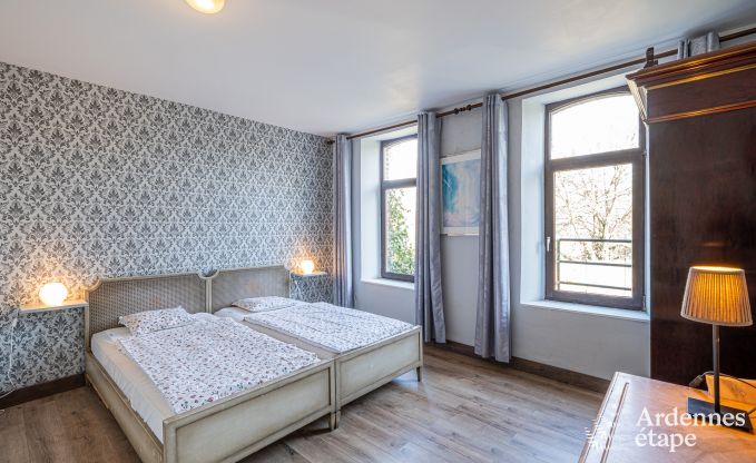 Groes Ferienhaus in Rochefort: komfortabler Aufenthalt fr 26 Personen mit Sauna und privatem Garten in den Ardennen