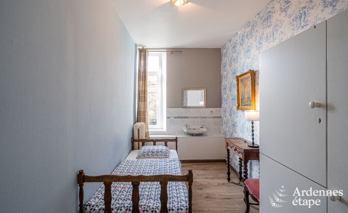 Groes Ferienhaus in Rochefort: komfortabler Aufenthalt fr 26 Personen mit Sauna und privatem Garten in den Ardennen