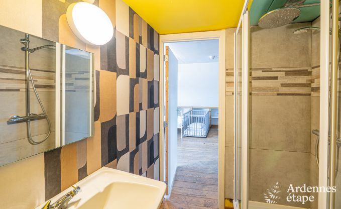 Groes Ferienhaus in Rochefort: komfortabler Aufenthalt fr 26 Personen mit Sauna und privatem Garten in den Ardennen