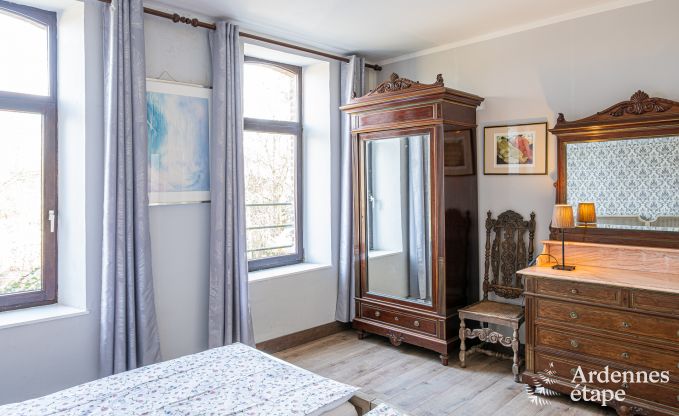 Groes Ferienhaus in Rochefort: komfortabler Aufenthalt fr 26 Personen mit Sauna und privatem Garten in den Ardennen