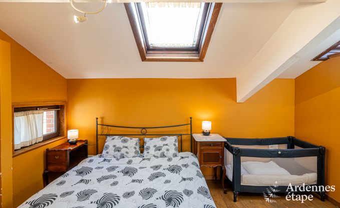 Groes Ferienhaus in Rochefort: komfortabler Aufenthalt fr 26 Personen mit Sauna und privatem Garten in den Ardennen