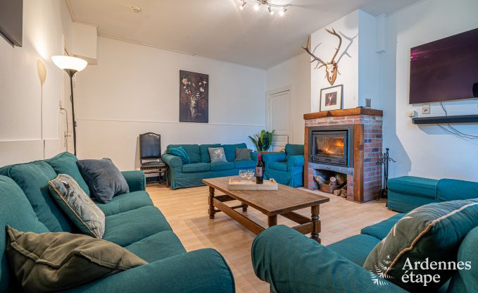 Groes Ferienhaus in Rochefort: komfortabler Aufenthalt fr 26 Personen mit Sauna und privatem Garten in den Ardennen