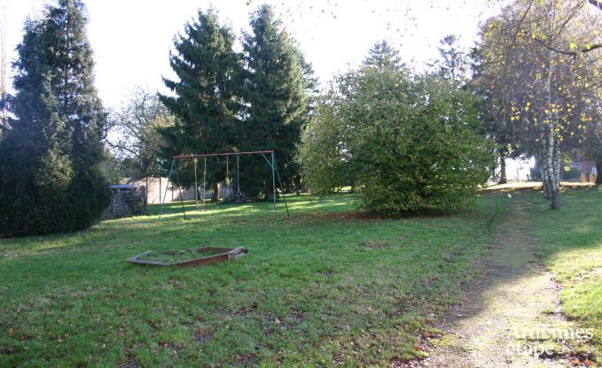 Groes Ferienhaus in Rochefort: komfortabler Aufenthalt fr 26 Personen mit Sauna und privatem Garten in den Ardennen