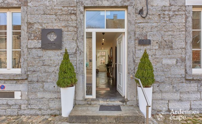 Sehr gepflegtes und charmantes Ferienhaus fr 8 Personen in Tellin, nahe Rochefort