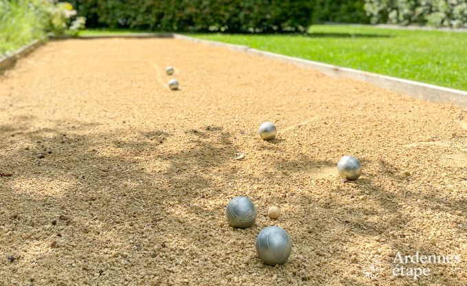 Sehr gepflegtes und charmantes Ferienhaus fr 8 Personen in Tellin, nahe Rochefort