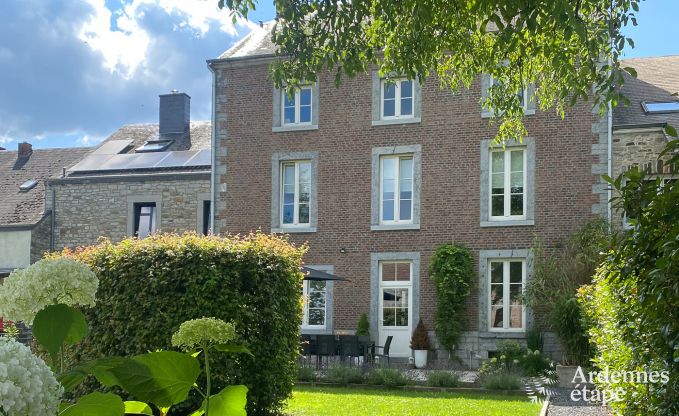 Sehr gepflegtes und charmantes Ferienhaus fr 8 Personen in Tellin, nahe Rochefort