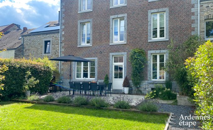 Sehr gepflegtes und charmantes Ferienhaus fr 8 Personen in Tellin, nahe Rochefort