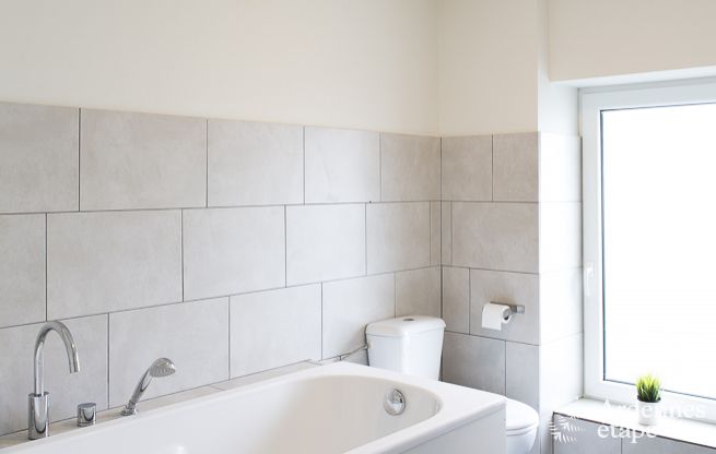 Ger�umiges Ferienhaus in Rochefort in den Ardennen f�r 24 Personen mit Sauna, Spielzimmer und privatem Garten