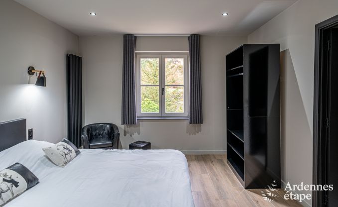 Hochwertig Ferienhaus f�r 32 Personen in Rochefort mit private Badezimmer und Naturpool