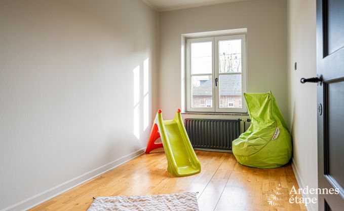 Hochwertig Ferienhaus f�r 32 Personen in Rochefort mit private Badezimmer und Naturpool